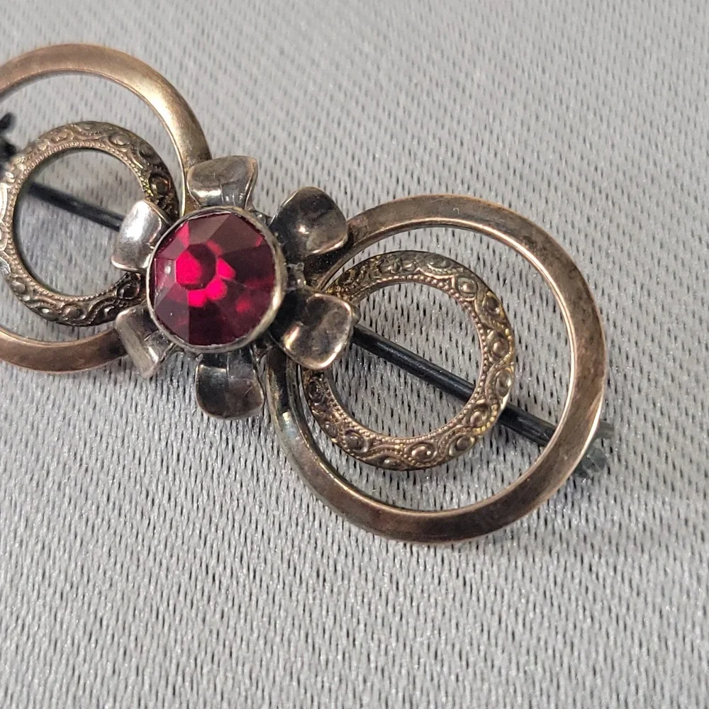 Van Dell 12K GF Sterling Silver Brooch Red Stone Floral Circle Vintage Jewelry